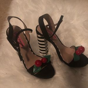 Betsy Johnson sandal